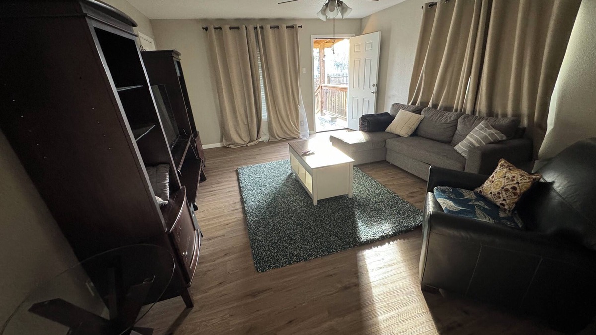 Three Rivers House | Charming 2-bedroom house with AC, WiFi in wonderful Three Rivers