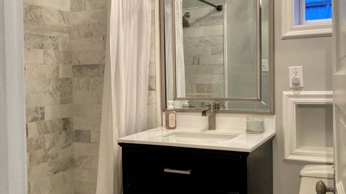 Vandergrift House | Charming 2-bedroom house in Historic Vandergrift with AC