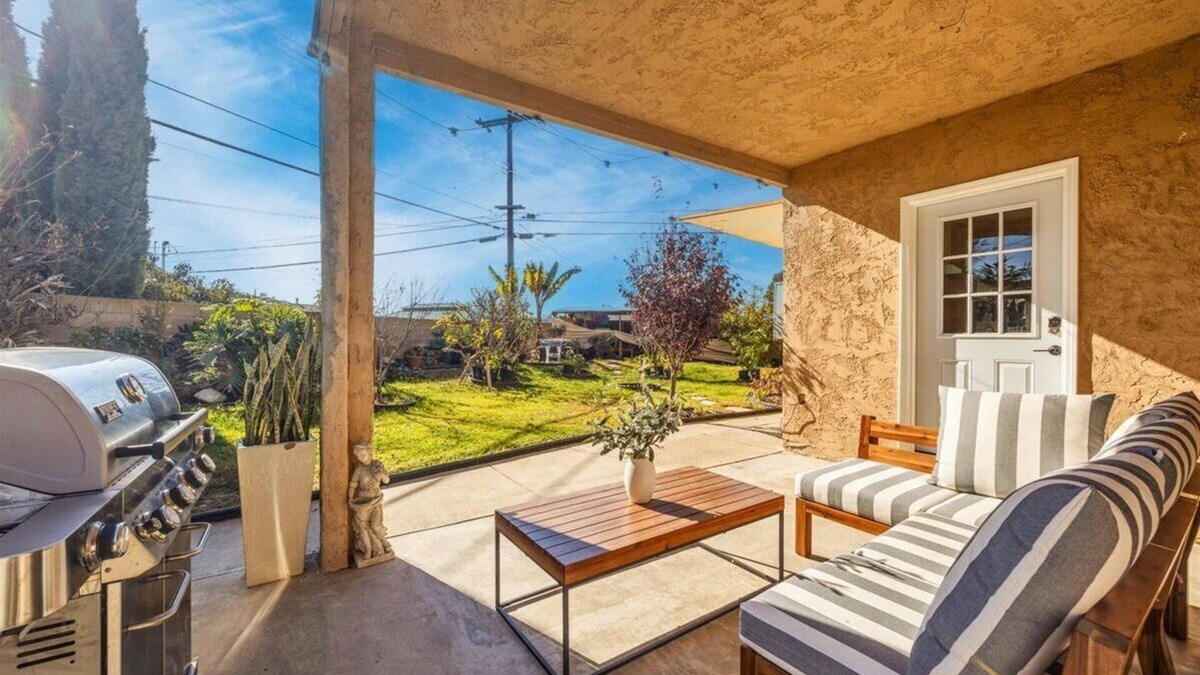 Westminster House | Charming 2-bedroom house with AC, WiFi in lovely Westminster, Little Saigon
