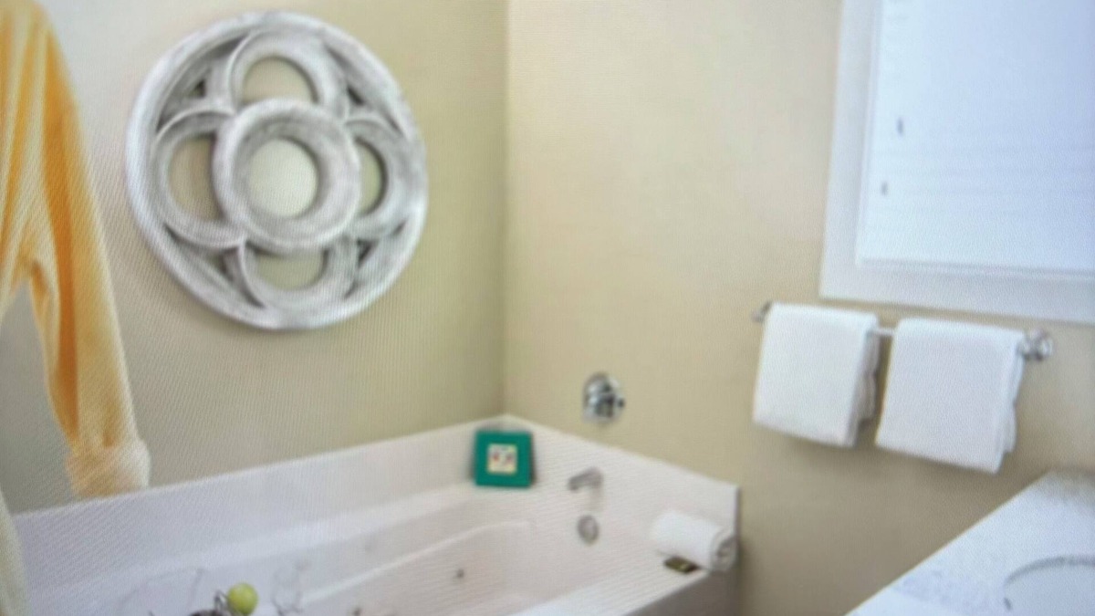 Lackey House | Charming 2-bedroom townhome in nice Williamsburg with WiFi, fitness room