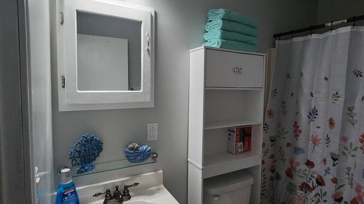 Willseyville Apartment | Charming 2-bedroom apartment in fabulous Willseyville with AC, WiFi