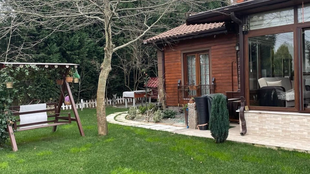 Sapanca Villa | Charming 2-bedroom villa with hot water Pool, AC, WiFi in peaceful Sapanca