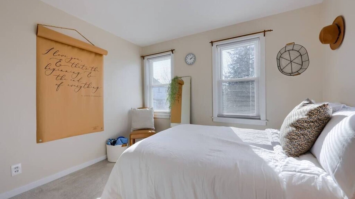 Ephrata House | Charming 2 bedroom w/Firepit and Outdoor Space