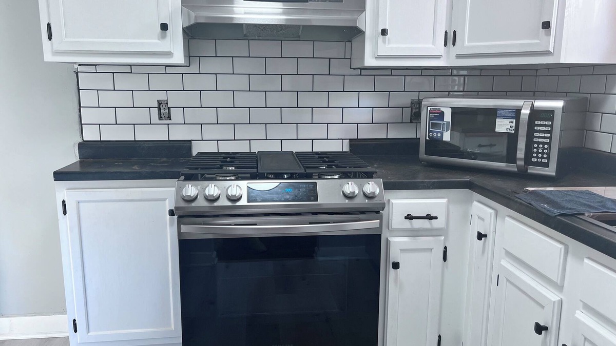 Topeka House | Charming 2-bedroom with AC, WiFi Kansas Escapes 3