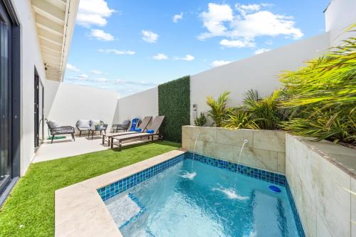 Ponton Apartment | Charming 2 BR Oasis in Oranjestad by Bocobay