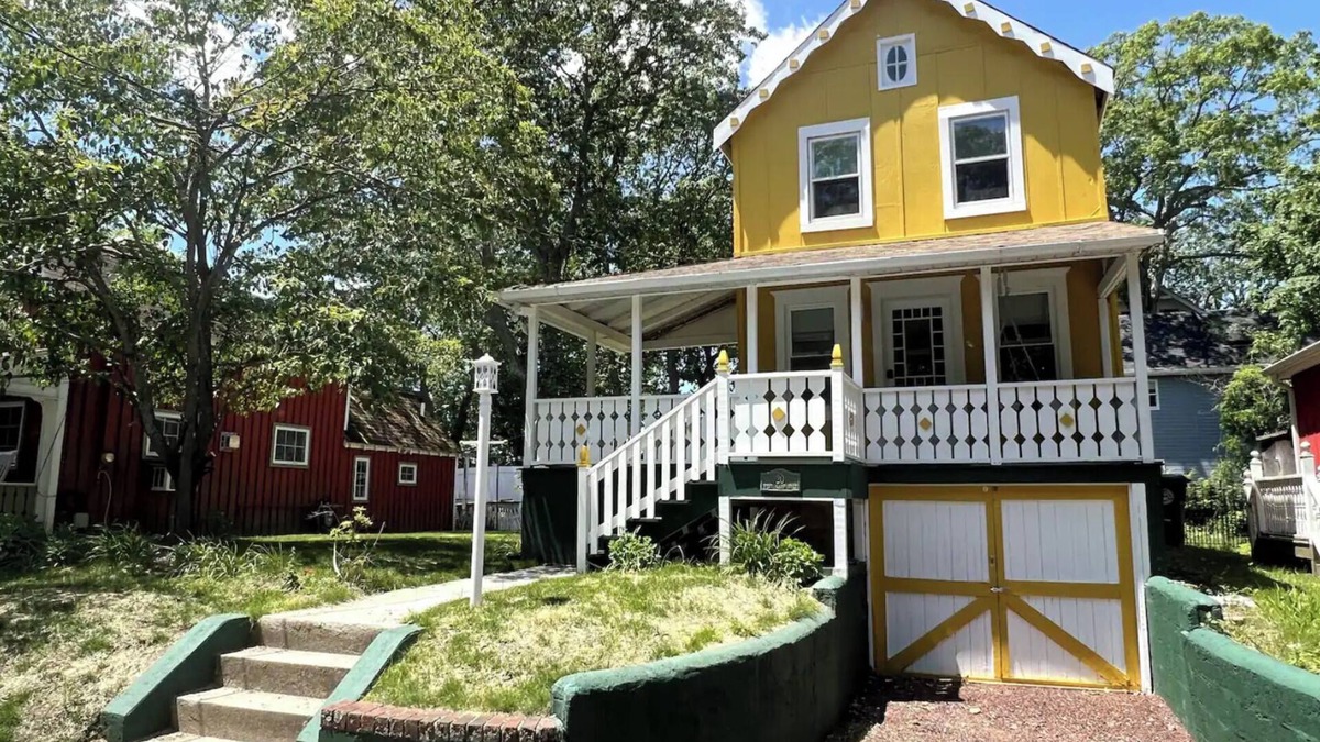 Island Heights Cottage | Charming 2-BRM Cottage in Tranquil Island Heights - Steps from the River