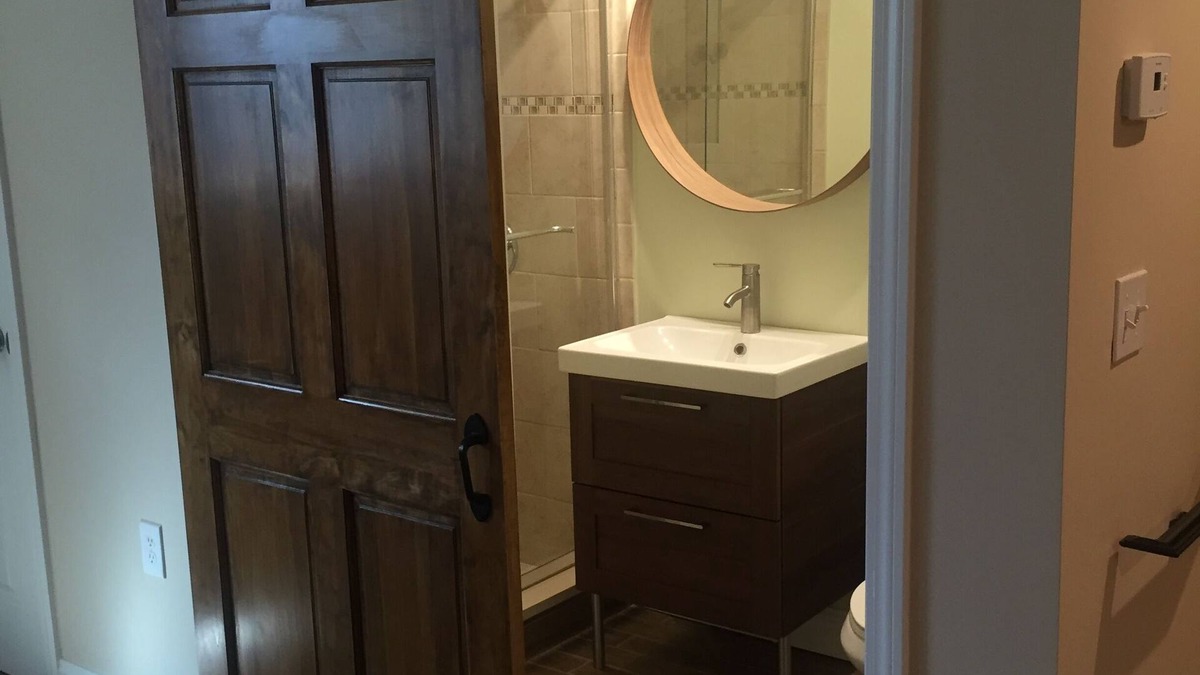 Highland Park House | Charming 2 level apartment