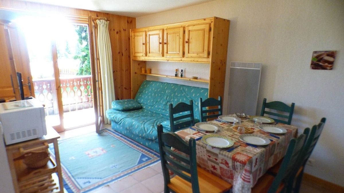 Les Saisies Apartment | Charming 2-Room Apartment in Les Saisies, Sleeps 6, Ski-in Ski-out Access