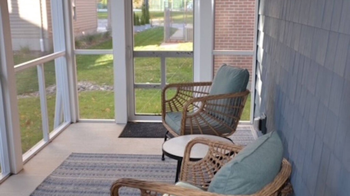 Lakeside House | Charming 2024 Award-Winning Home inside the gates of Lakeside!