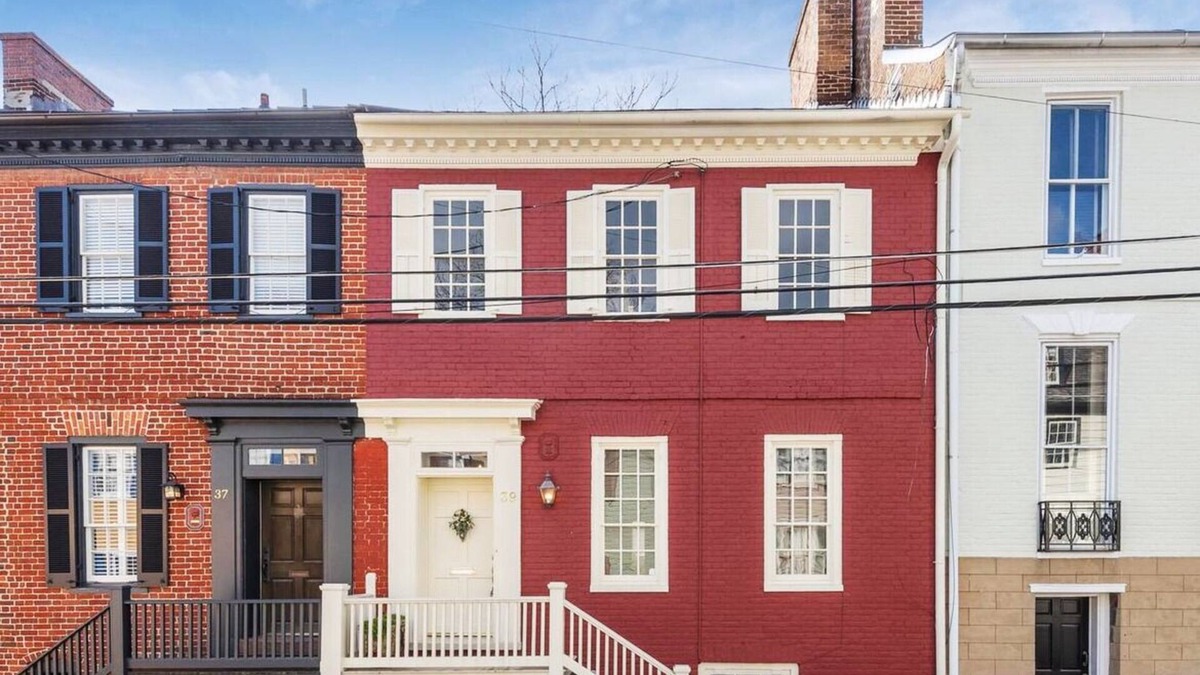 Historic District House | Charming 239-year-old former tavern 1 block to water & shops