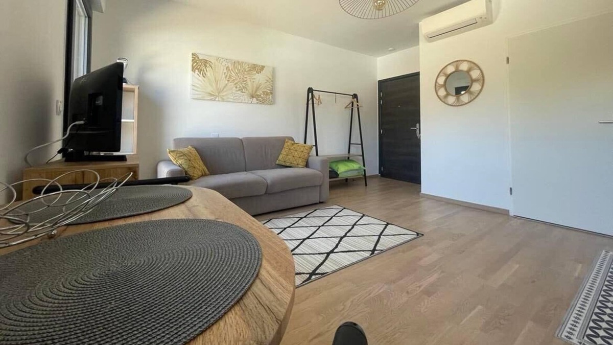 Le Ricanto Apartment | Charming 26m² near the beach of Agosta!