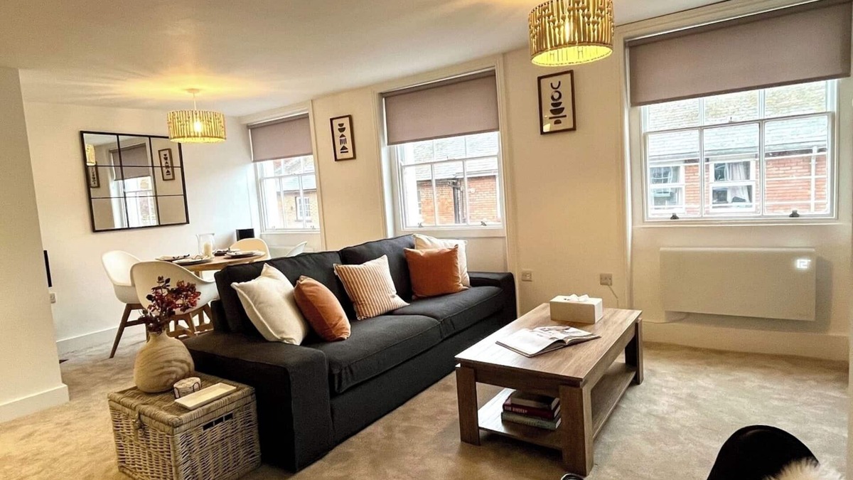 Tring Apartment | Charming 2B Georgian Flat in Historic Tring
