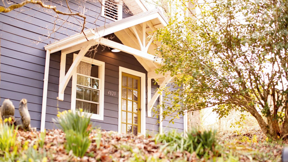 Knoxville Cottage | Charming 2bd/2ba cottage close to Downtown and the Smokies