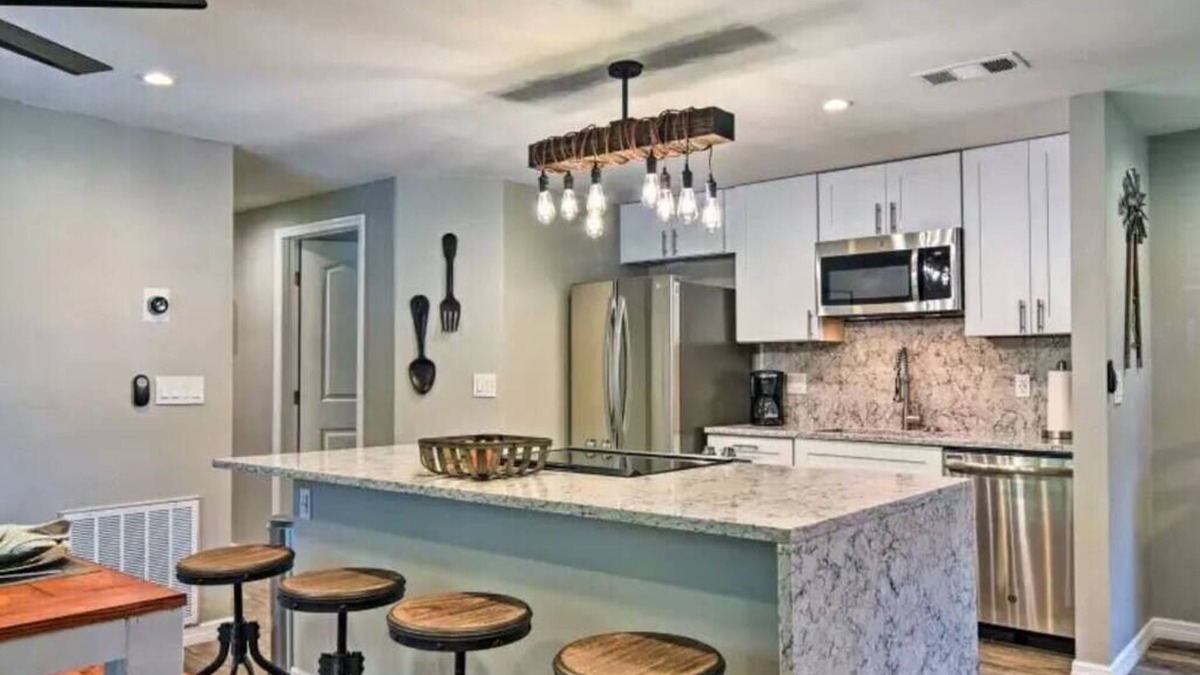 South Bradenton Condo | *Charming 2bed 2 bath 6 mins from IMG*
