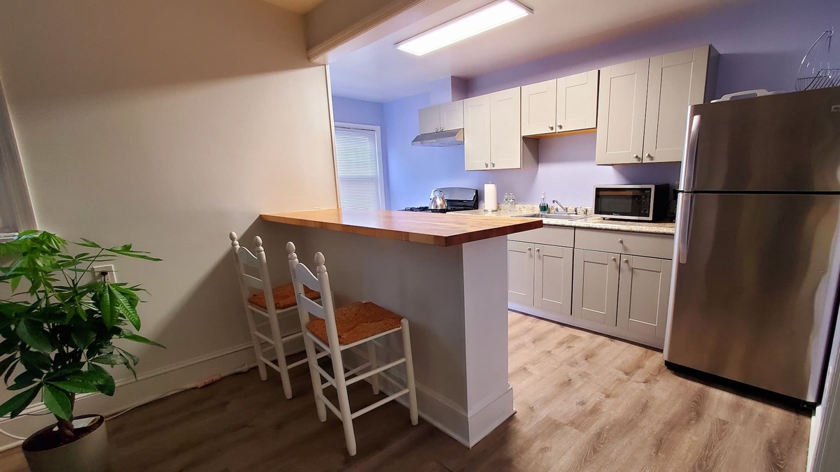 Cove - East Side - Shippan Condo | Charming 2bed, 2 baths apt 5min from the beach!