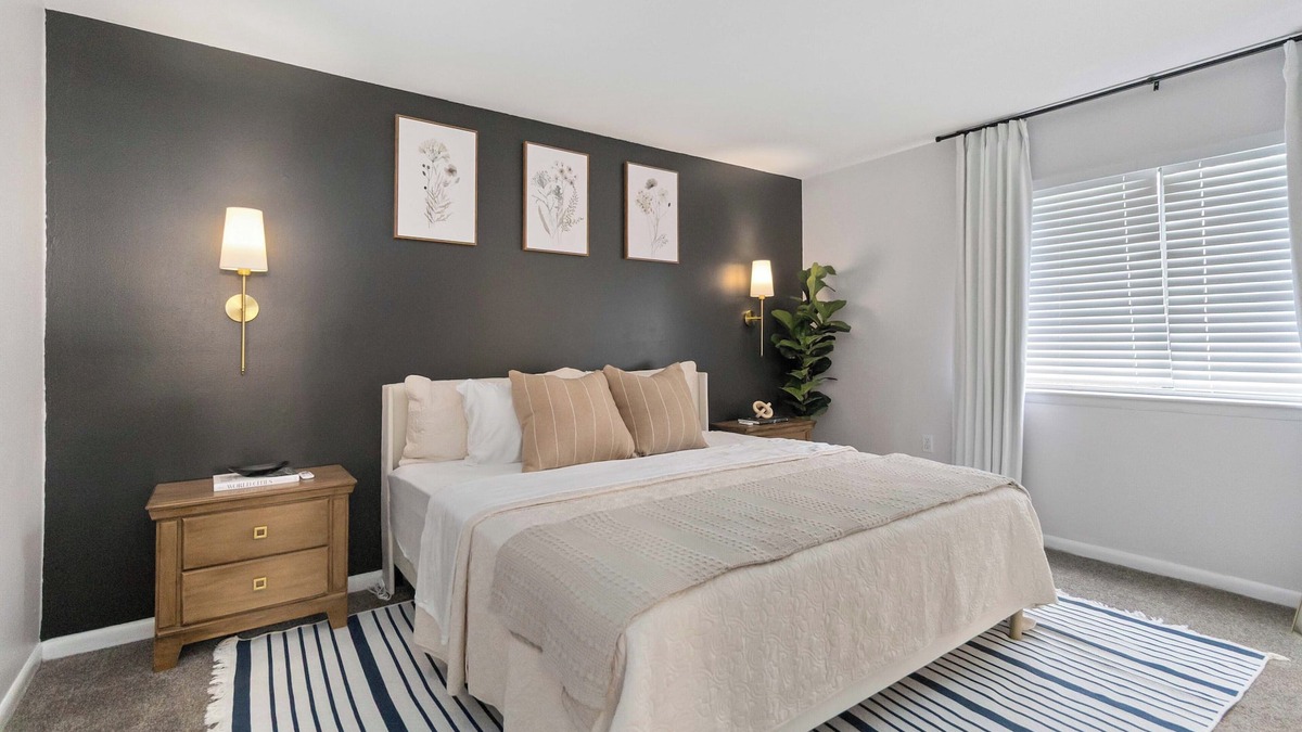 Charlotte Condo | Charming 2BR/1.5BA Condo Near NoDa & Uptown Free Parking + Full Kitchen