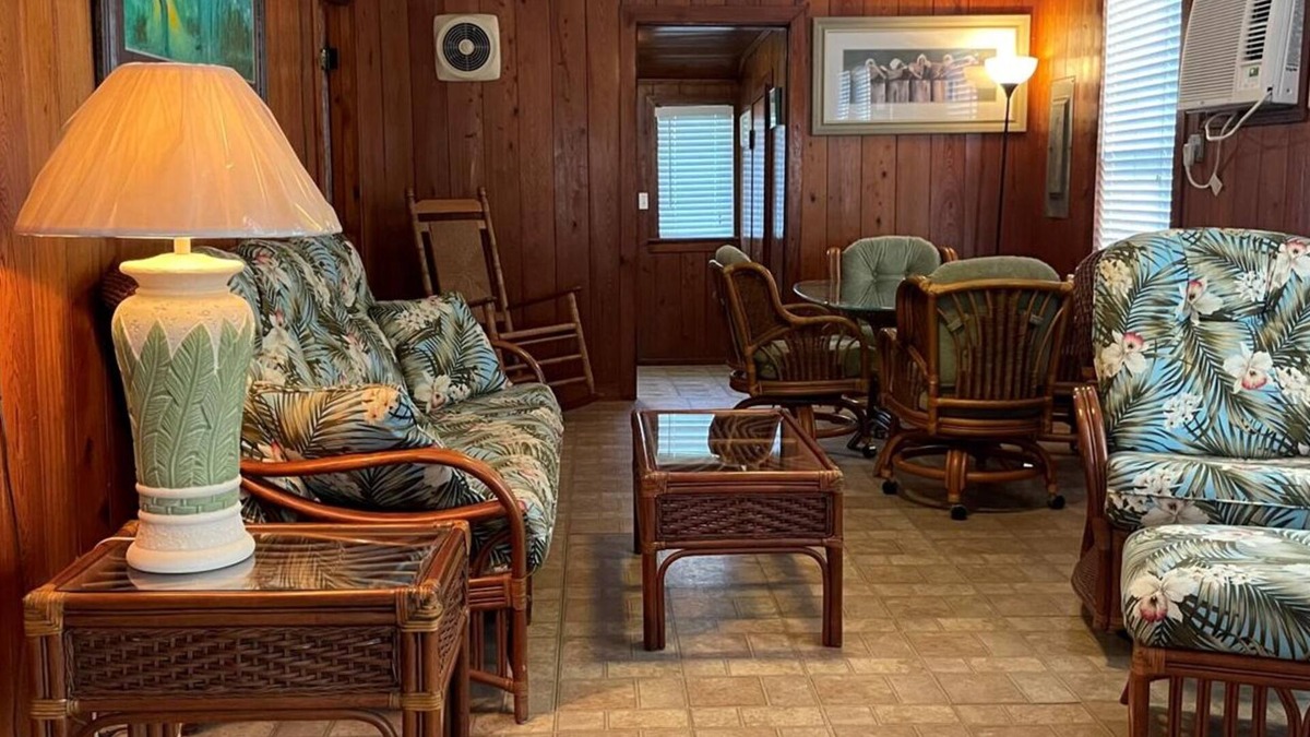 Anna Maria Cottage | Charming 2br/1ba Cottage < 2 Min Walk From Beach on Anna Maria Island Florida