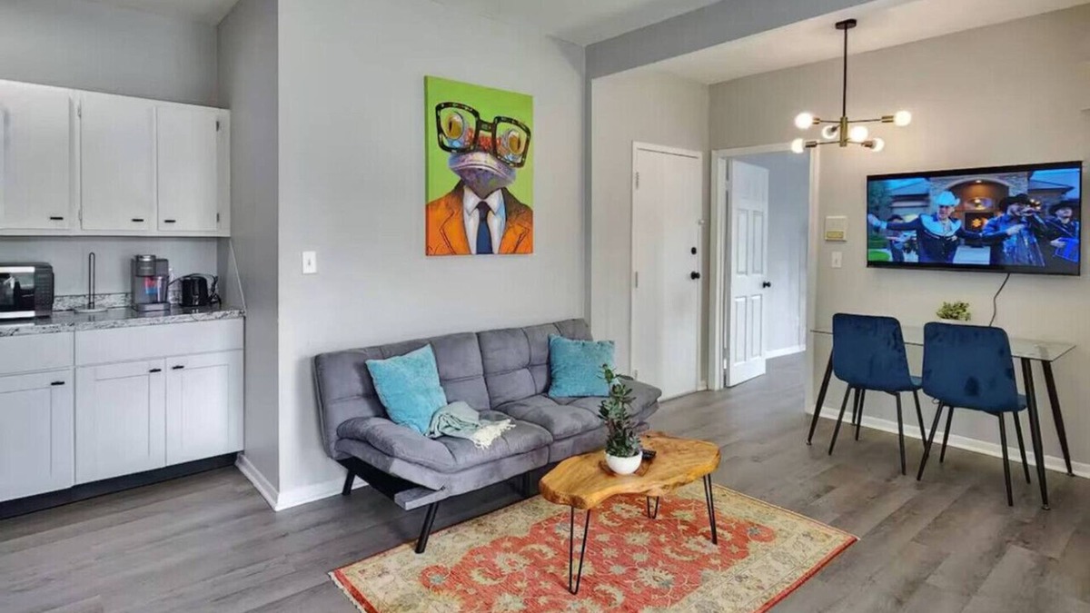 Metro Center House | Charming 2BR Apartment Near Downtown Springfield