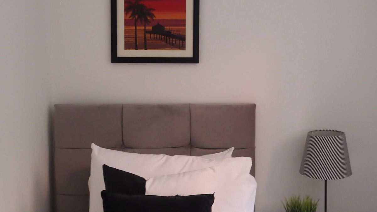 Nottingham City Centre Apartment | Charming 2BR Central Apt 5: Castle Views & Near Sights