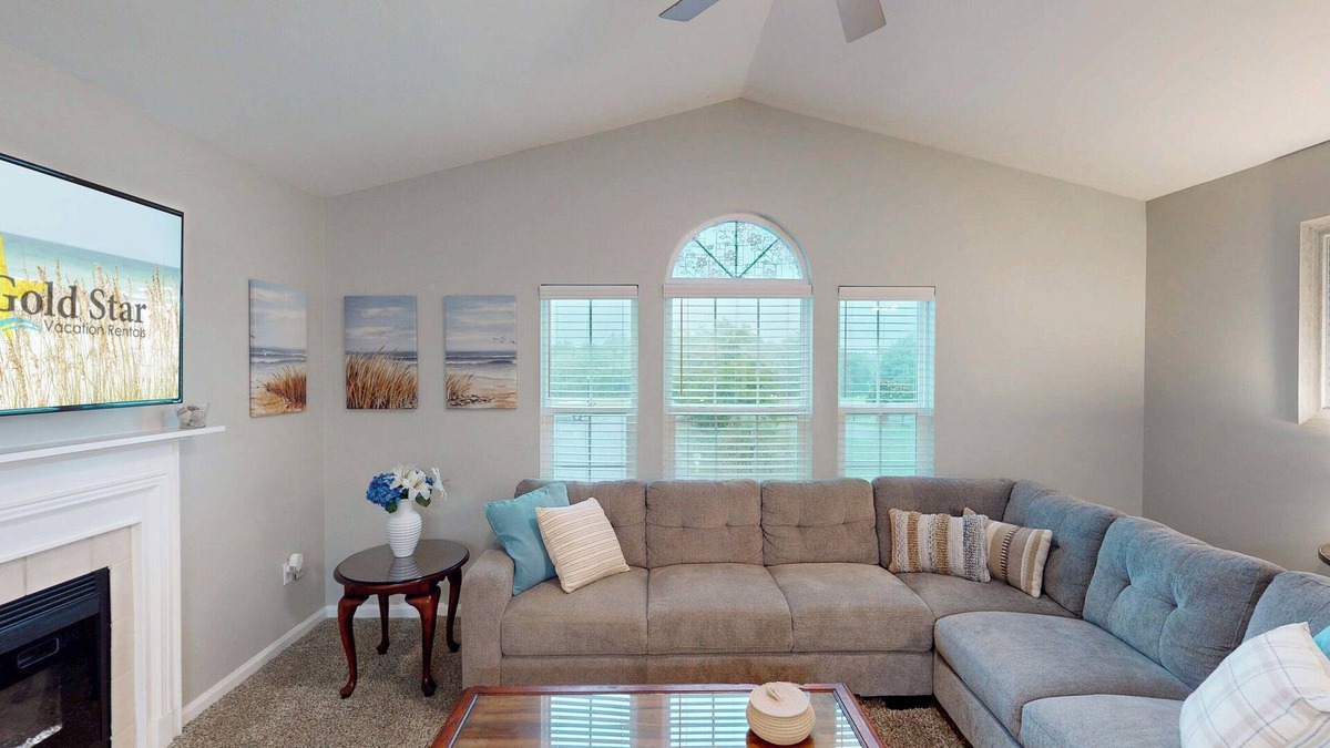 Gulf Shores Apartment | Charming 2BR Condo w/Private Balcony in Gulf Shores, Pool, Hot Tub, Near Ball Tournament Field