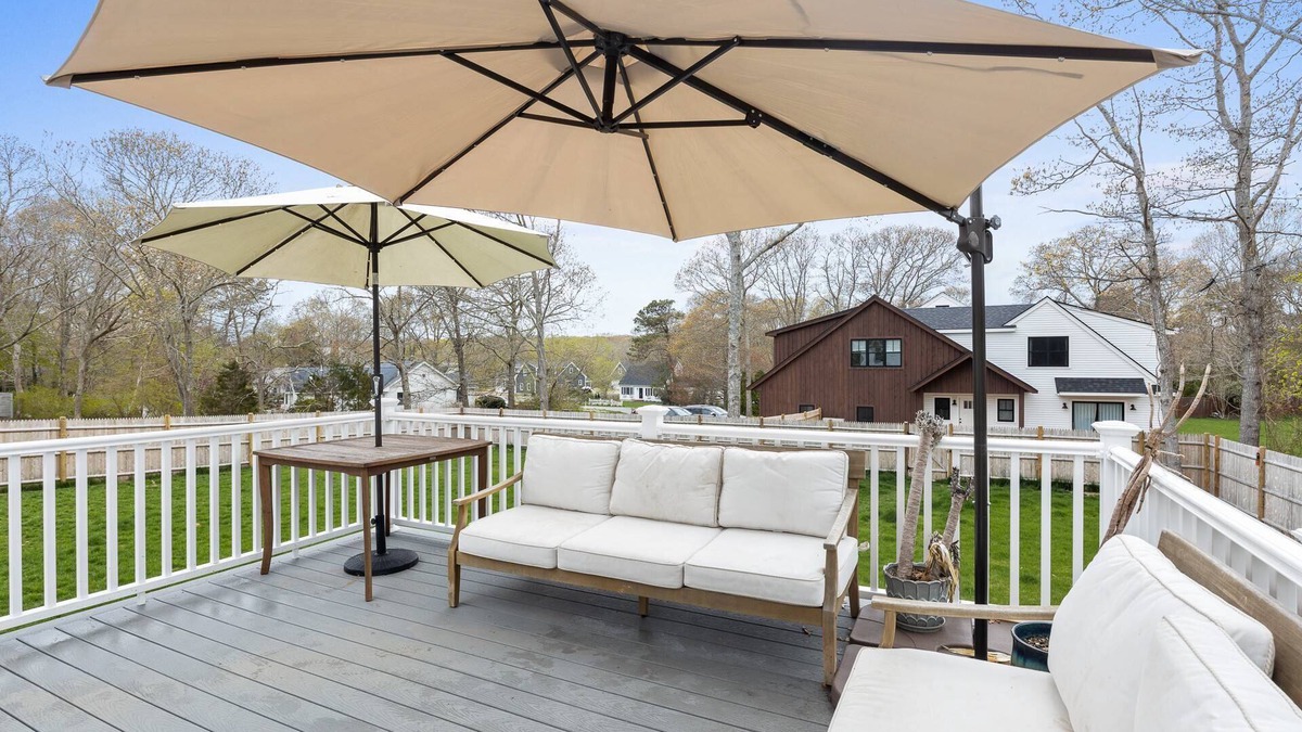 Sagamore Beach House | Charming 2BR Dog-Friendly Near Sagamore Beaches - Large Yard, Modern Kitchen, Central Air, Smart TVs