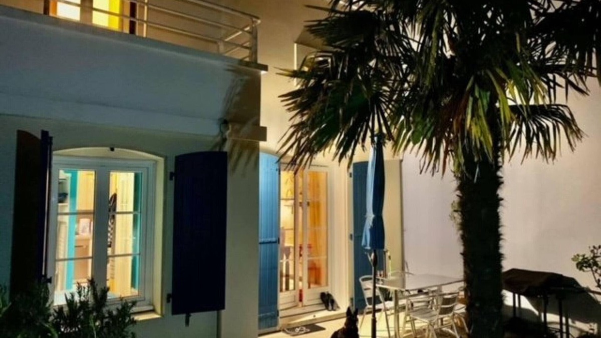 Quartier du Stade House | Charming 2BR House with Pool, Balcony, WiFi, and Private Garden Near Beach