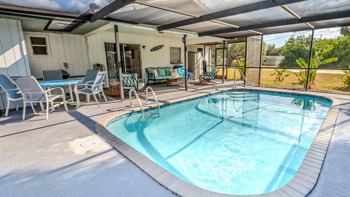 Port Charlotte House | Charming 2BR Home w/Heated Pool & Arcade in Quiet Area – Perfect Location!