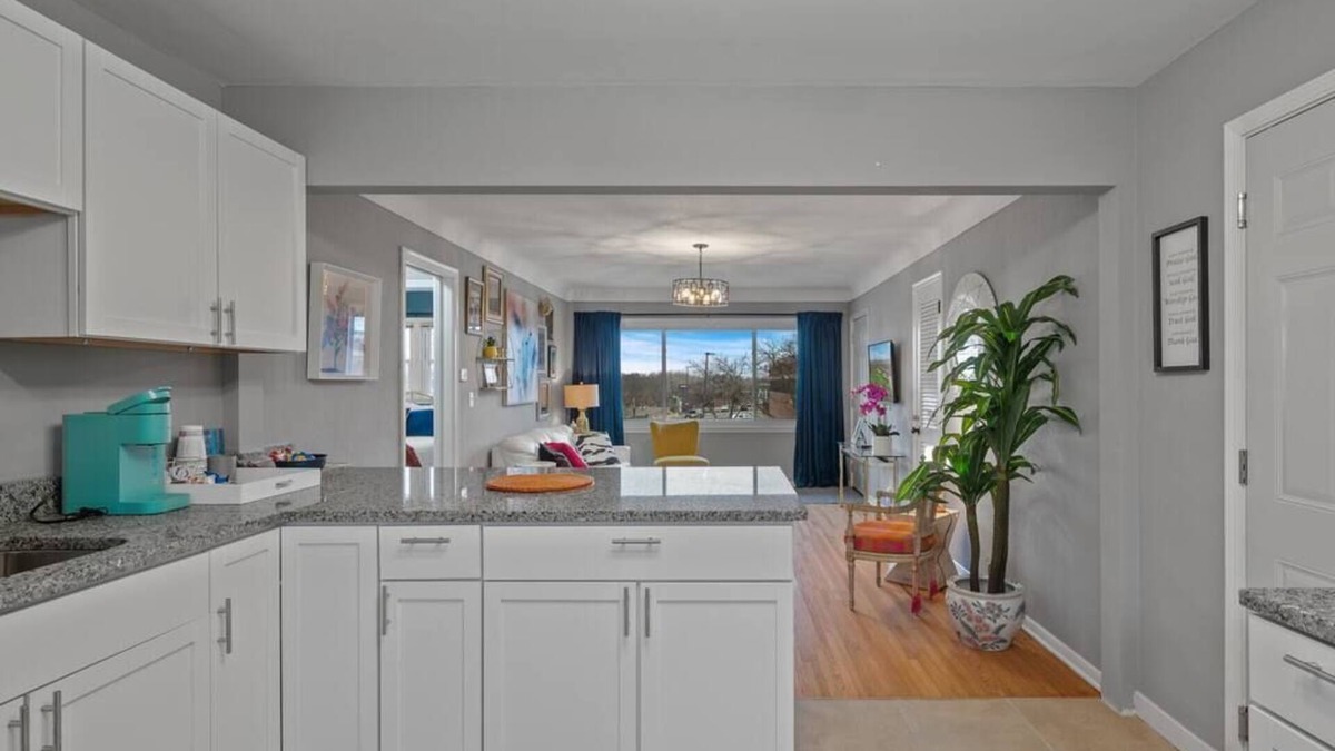 St. Paul Apartment | Charming 2BR Home in the Heart of St. Paul