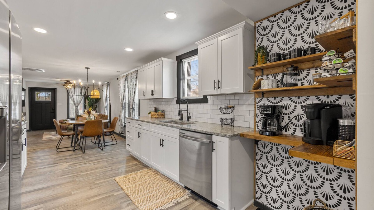 Mosby House | Charming 2br Home w/Outdoor Dining & Fenced Yard