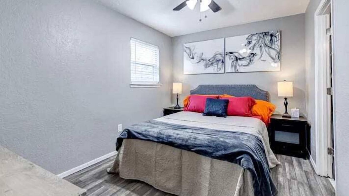 Lawton Apartment | Charming 2BR in Central Lawton - Near Fort Sill!