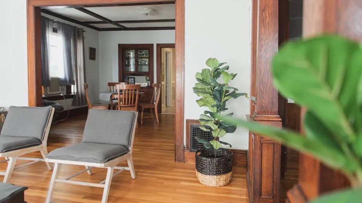 Hartford Apartment | Charming 2BR in Hartford's Southwest Neighborhood