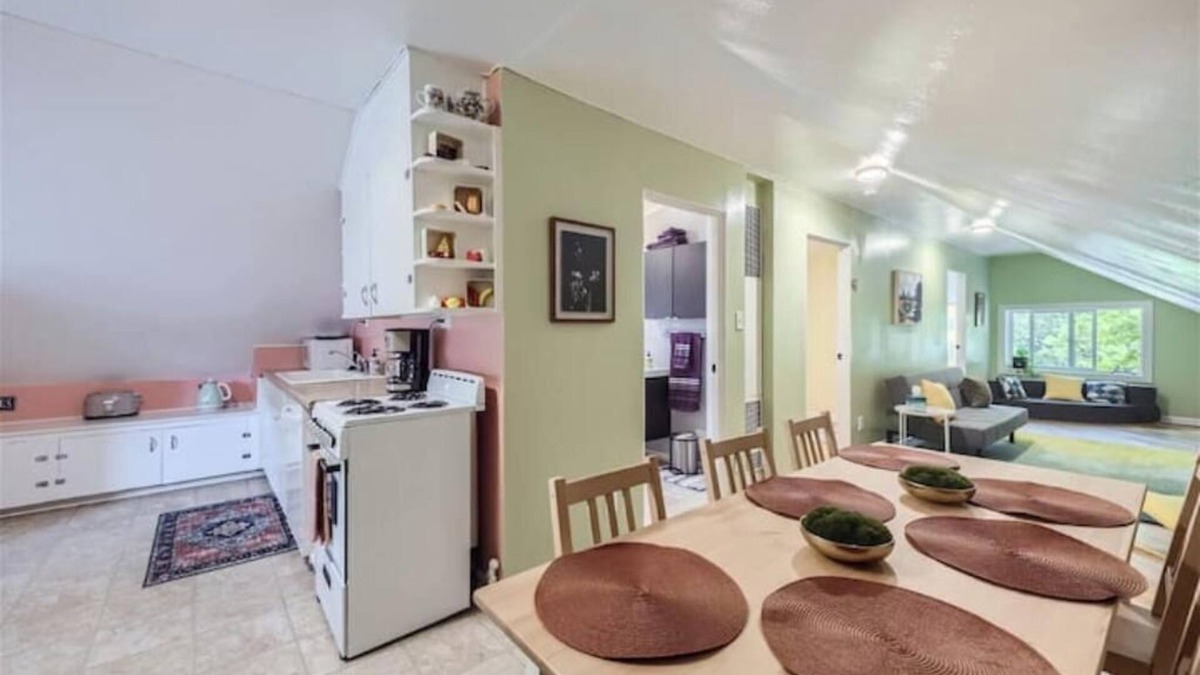 Louisville Apartment | Charming 2BR in Historic Old Town Grocery