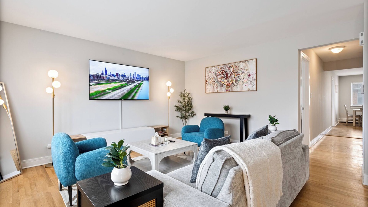 Des Plaines Apartment | Charming 2BR Near O'Hare – Relax & Explore