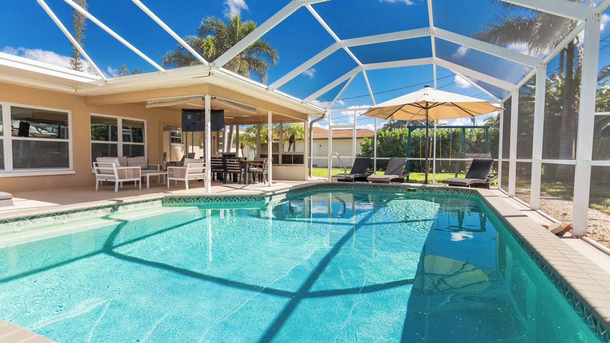 Caloosahatchee House | Charming 2BR Pool House in Cape Coral - Private Oasis with Stunning Sunsets