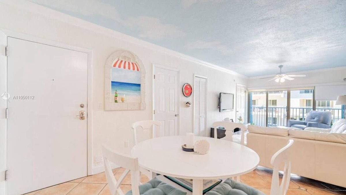 Key Biscayne Apartment | Charming 2br with BEACH ACCESS and full amenities