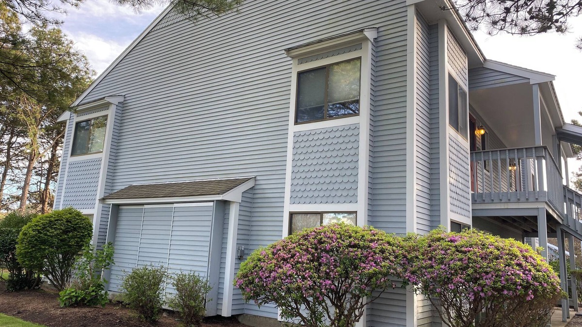 Brewster Condo | Charming 2nd floor 2-bedroom condo with AC WiFi in tranquil Brewster.