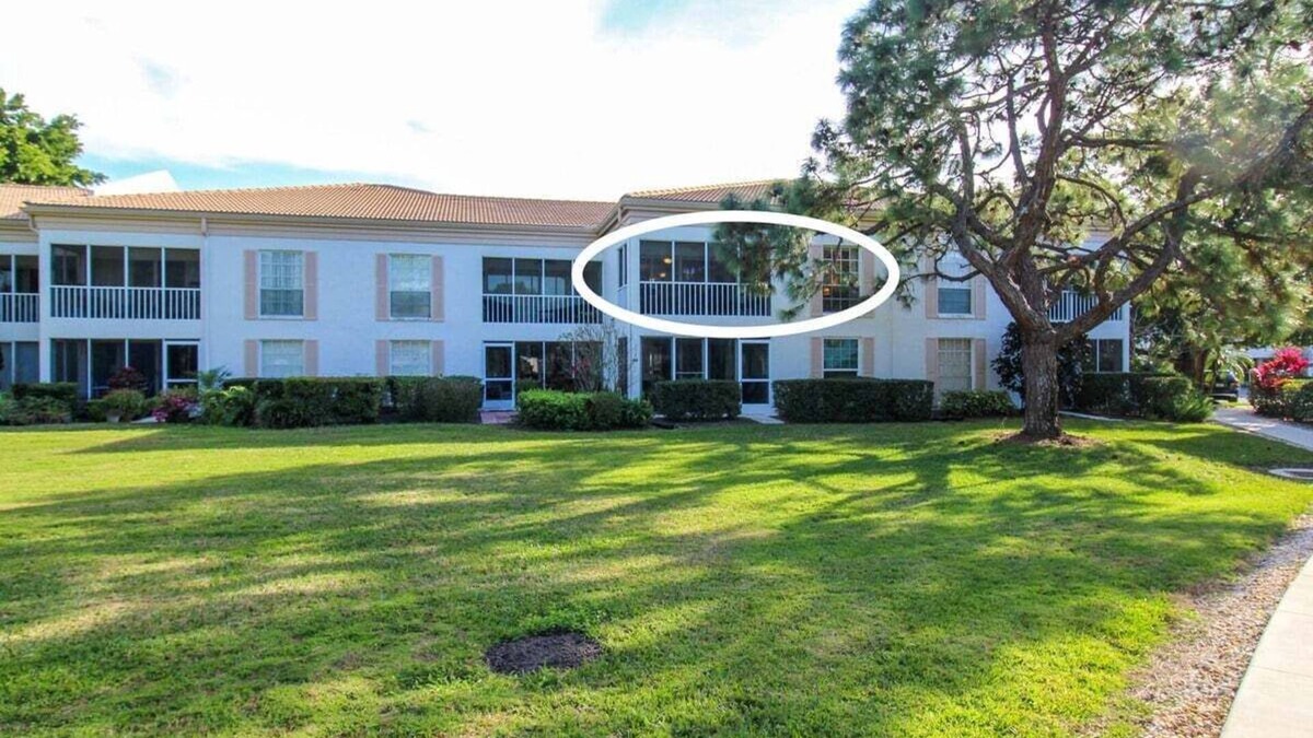 The Meadows Condo | Charming 2nd floor 2 BR/2 BA condo in The Meadows Golf and Country Club - Ivory Cottage