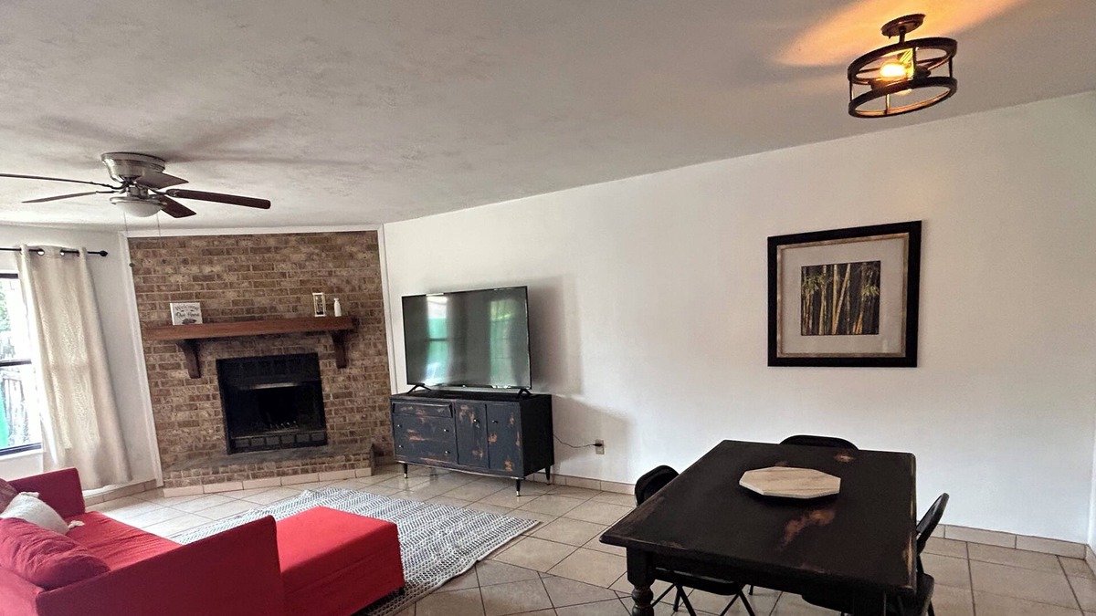 Tallahassee Villa | Charming 3/2: Cozy & Convenient