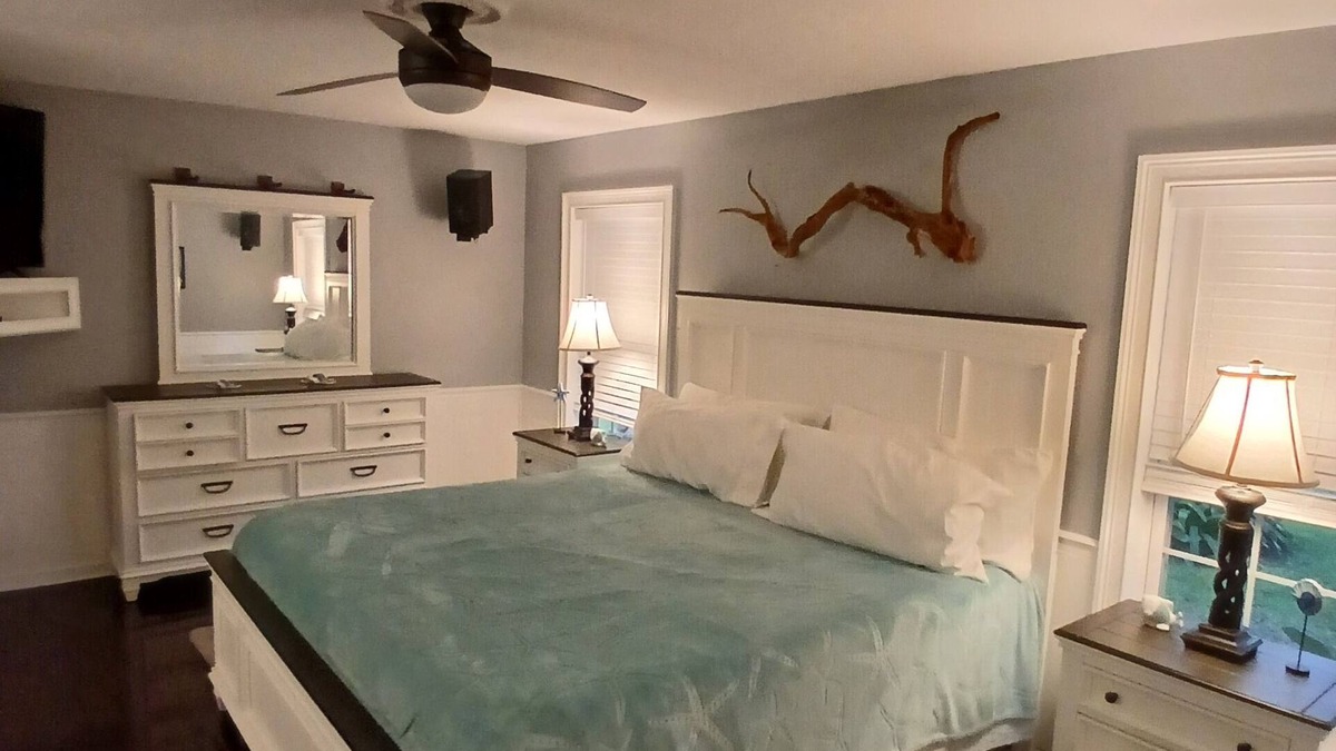 Homosassa Springs House | Charming 3/2 fully furnished house in Homosassa. Close to river with many extras