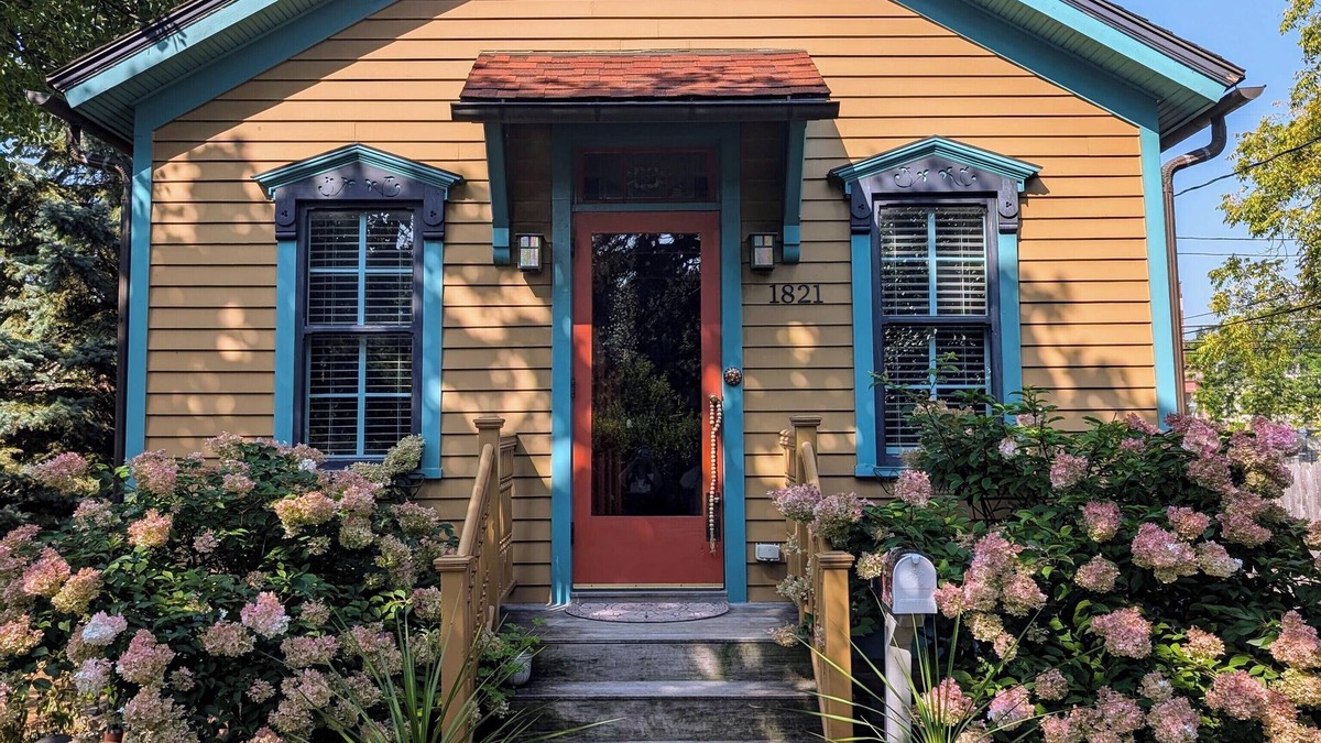 Brewers Hill Cottage | Charming 3-bdrm cottage walking distance to Fiserv, fitness room & WiFi