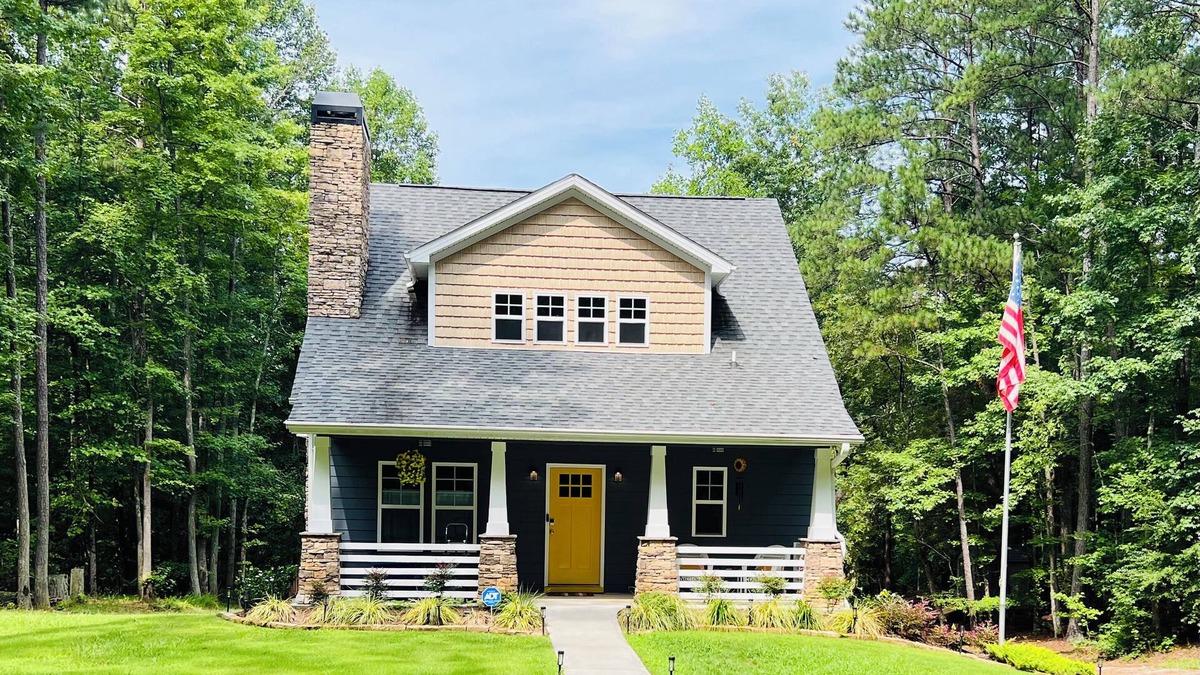Palmetto House | Charming 3 Bdrm House 6 mins from Serenbe on 5+ Wooded Acres with Pond