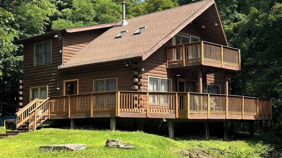 Union Dale Cabin | Charming 3-bdrms & loft cabin, with WiFi, mins to Elk Mountain by Lake Idlewild