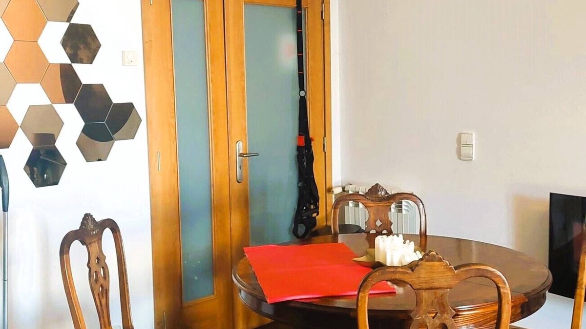 Gulpilhares Apartment | Charming 3-bedroom apartment in delightful Miramar, with shared pool