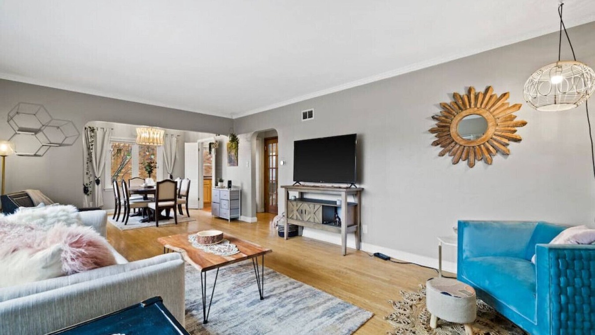 Greenfield House | Charming 3 bed, 1.5 bath, fenced yard & parking!