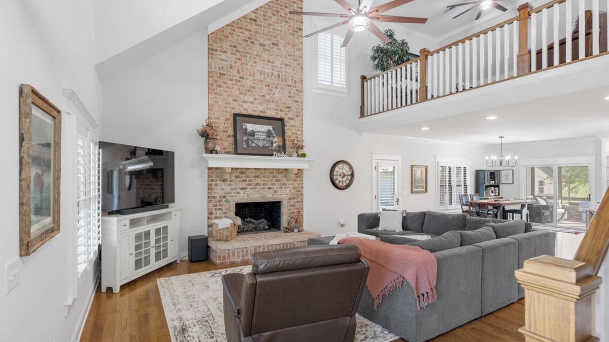 Bethpage House | Charming 3 bed, 2.5 bath farmhouse with hot tub, firepit, and seasonal pool!
