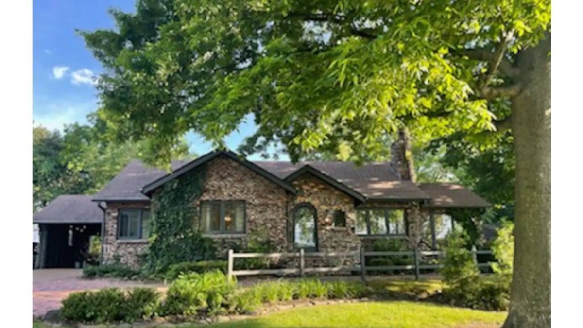 Jackson House | Charming 3 bed 2 bath w/Pool