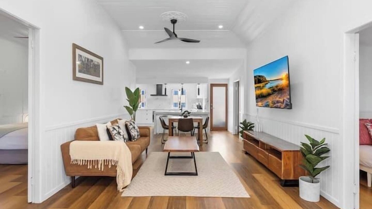 South Townsville House | Charming 3 Bed 2 Bath Cottage