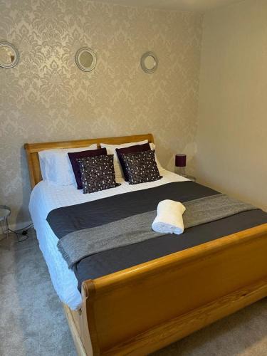 Coalville House | Charming 3-Bed Home Comfortable Stay in Coalville