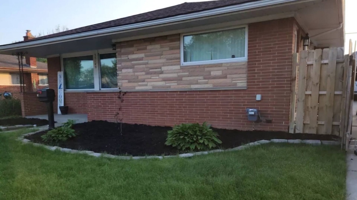 Clinton Township House | Charming 3-bedroom house with AC, WiFi in Clinton Township