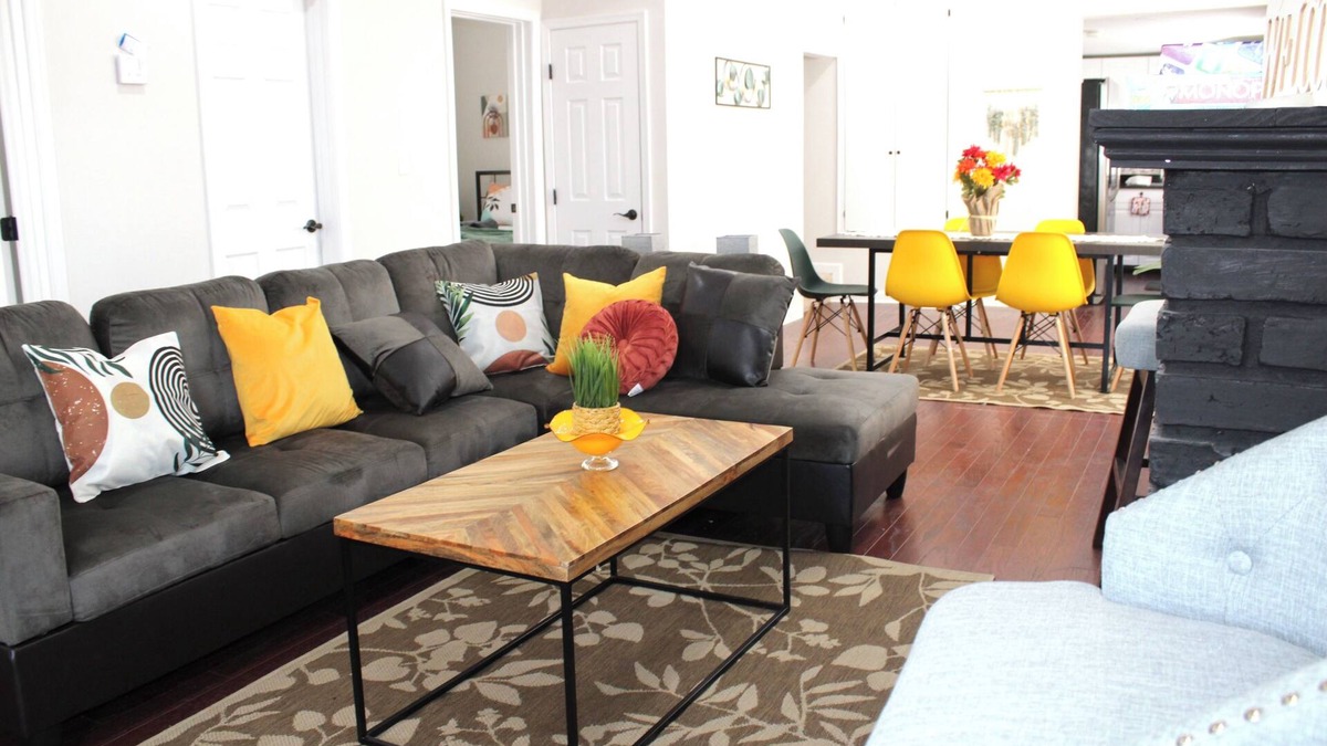 Baltimore House | Charming 3-bed/with WiFi/Workplace, AC in welcoming Baltimore/near everything